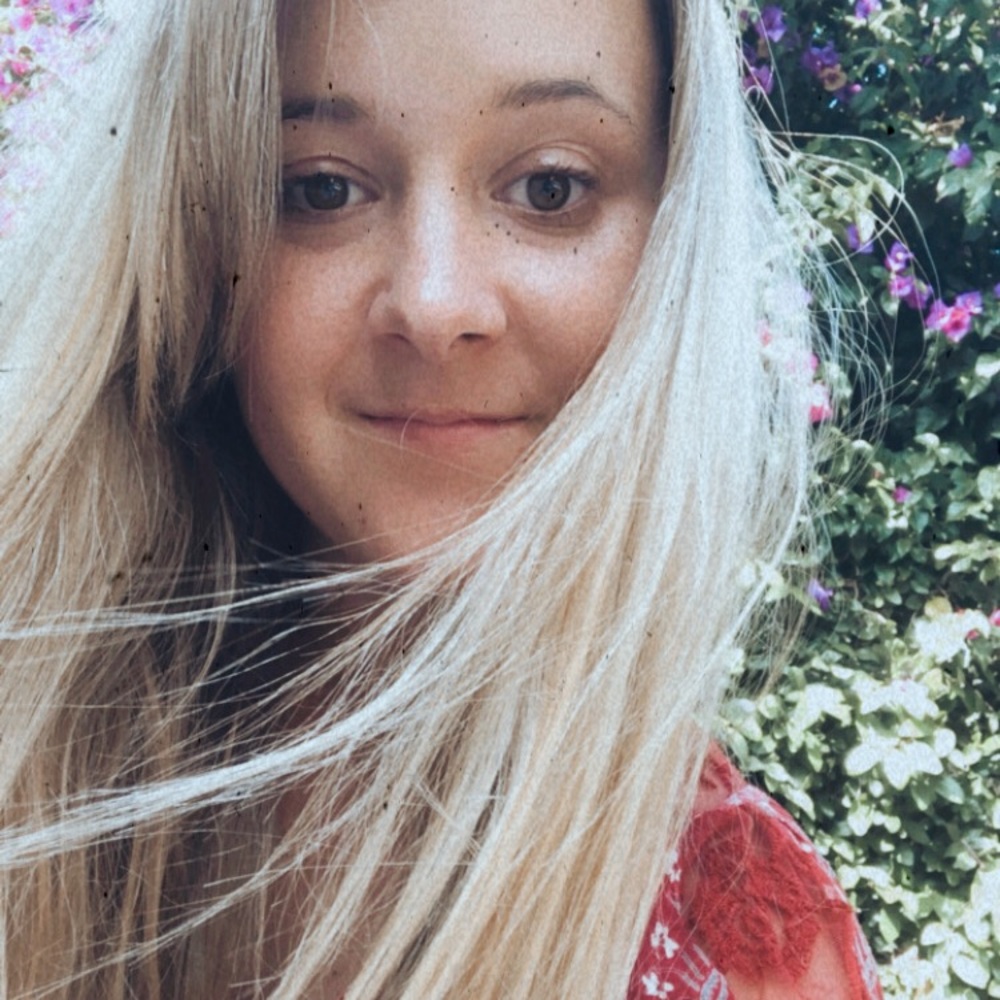 Meet your Posher, Alicia